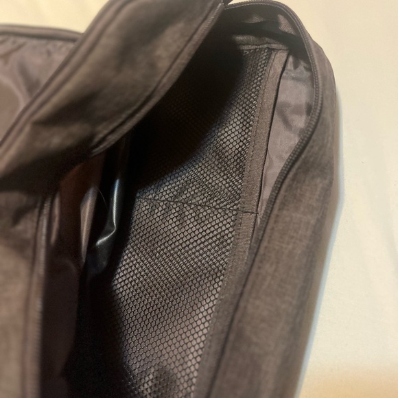 Every Man’s Jack Travel Bag - Picture 5 of 7